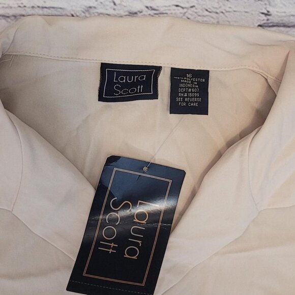 Laura Scott size 16 Cream button-up shirt with a relaxed fit #preppy #vintage - Picture 2 of 6